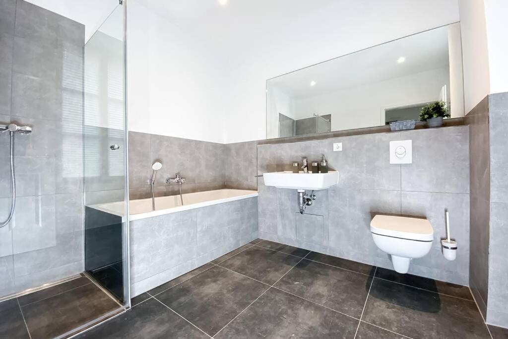 Modernes Luxus-Apartment Im Leipziger Zentrum Luaran gambar