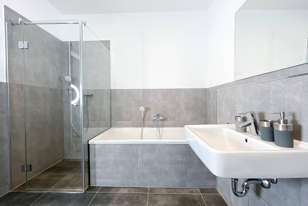 Modernes Luxus-Apartment Im Leipziger Zentrum Luaran gambar